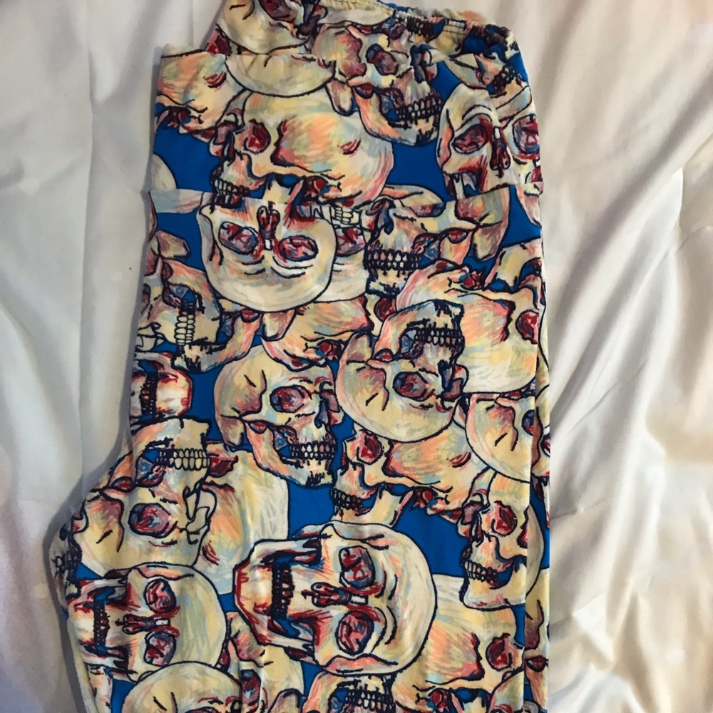 Lularoe skull leggings TC
